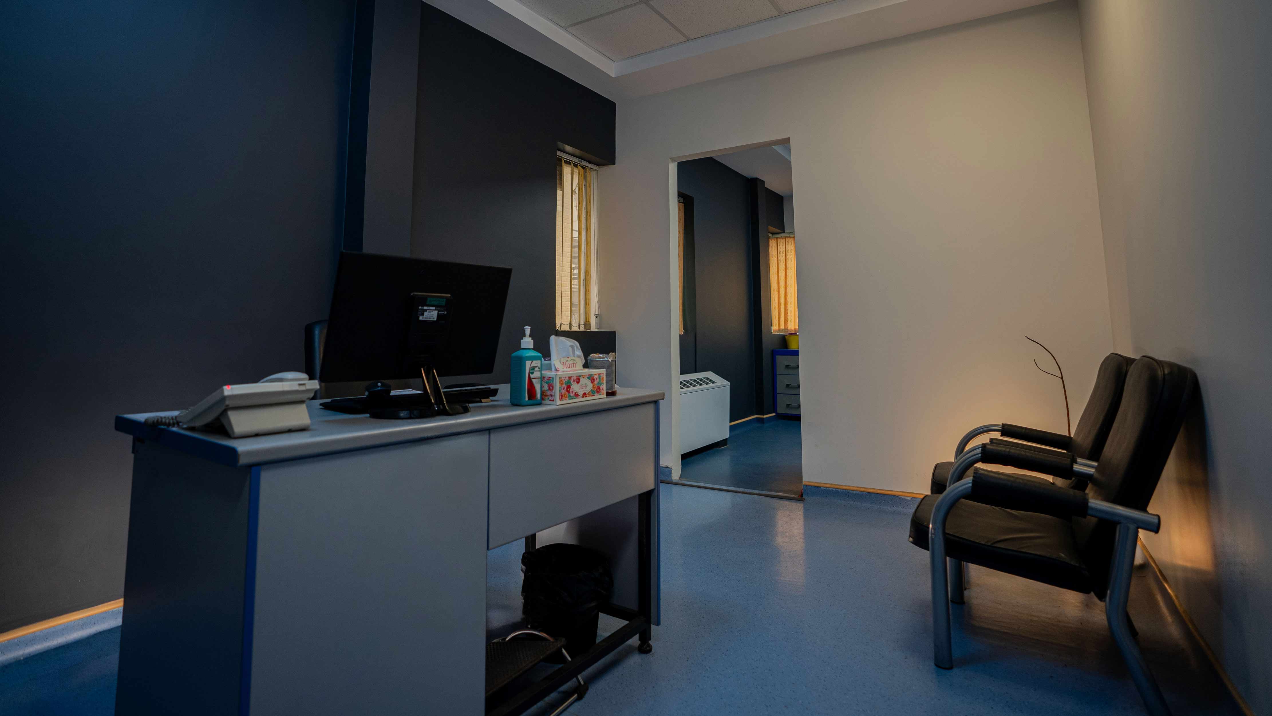 فیزیوتراپی درمانگاه شبانه روزی درنیان، فیزیوتراپی جمهوری، فیزیوتراپی تهران، فیزیوتراپی شیخ هادی، فیزیوتراپی با بیمه، فیزیوتراپی خیابان حافظ، فیزیوتراپی منیریه، فیزیونراپی خیابان ولیعصر